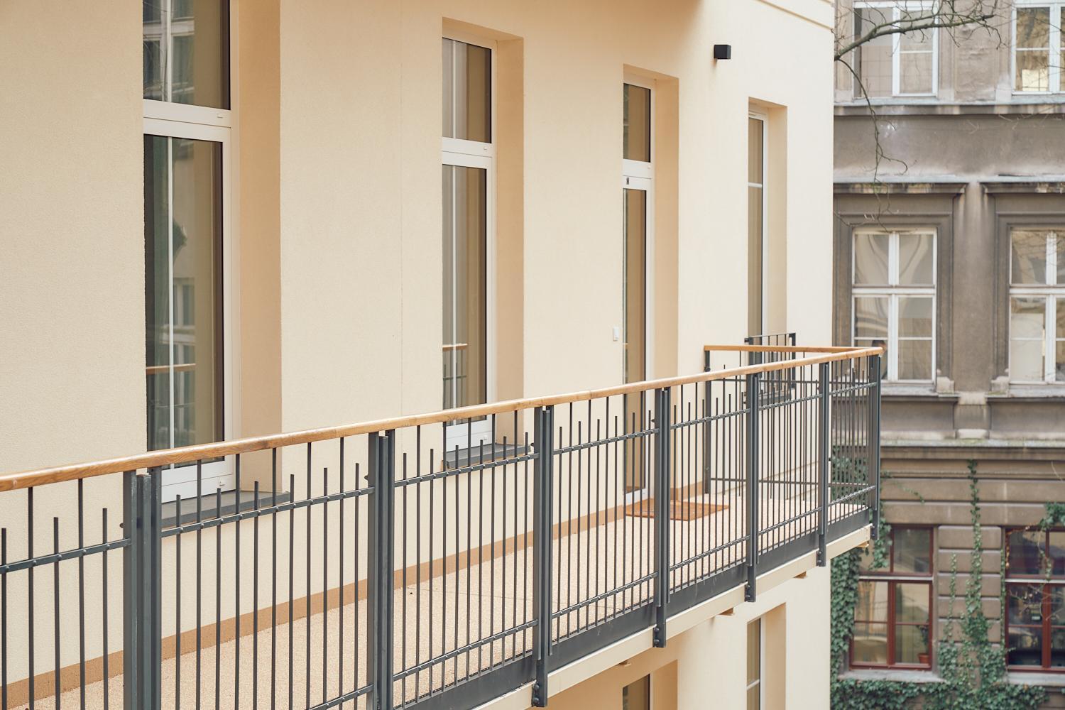Tyzenhauz Siemiradzkiego Street Apartment *
